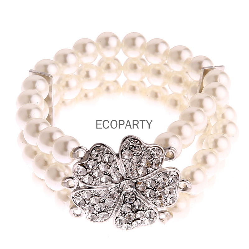 Audrey Hepburn Breakfast at Ti - Women'S Accessories In The 1950S review and price